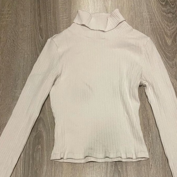 white turtleneck long sleeve - Picture 1 of 1